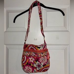 VERA BRADLEY FABRIC CROSS BODY PURSE